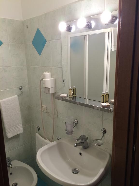 Royal Hotel Milán Habitación foto