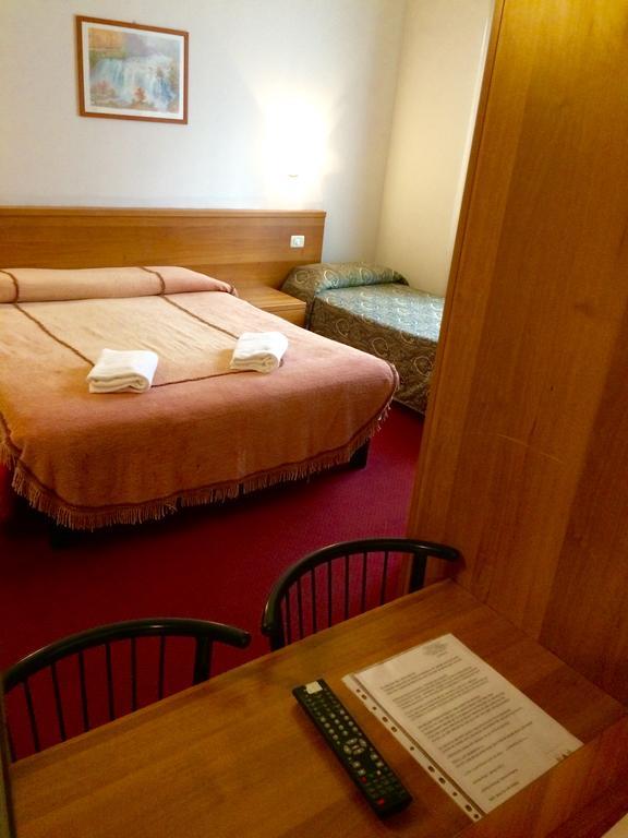 Royal Hotel Milán Habitación foto
