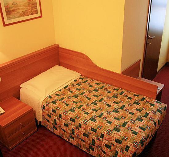 Royal Hotel Milán Habitación foto